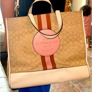XL Coach shoulder bag.